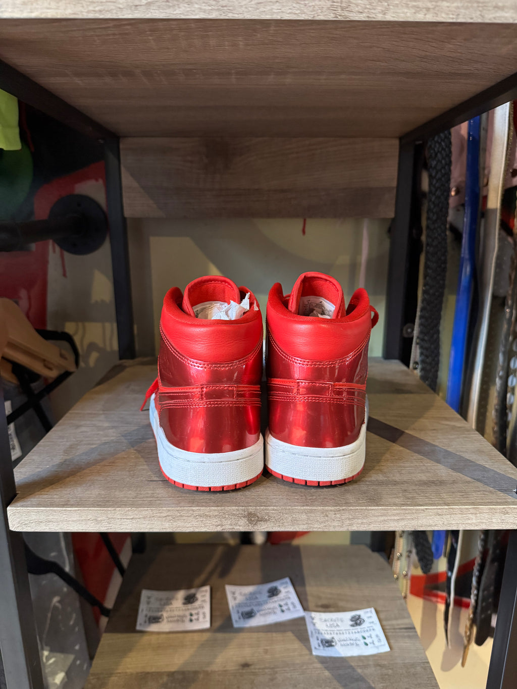 Air Jordan 1 Mid SE "University Red Pomegranate"