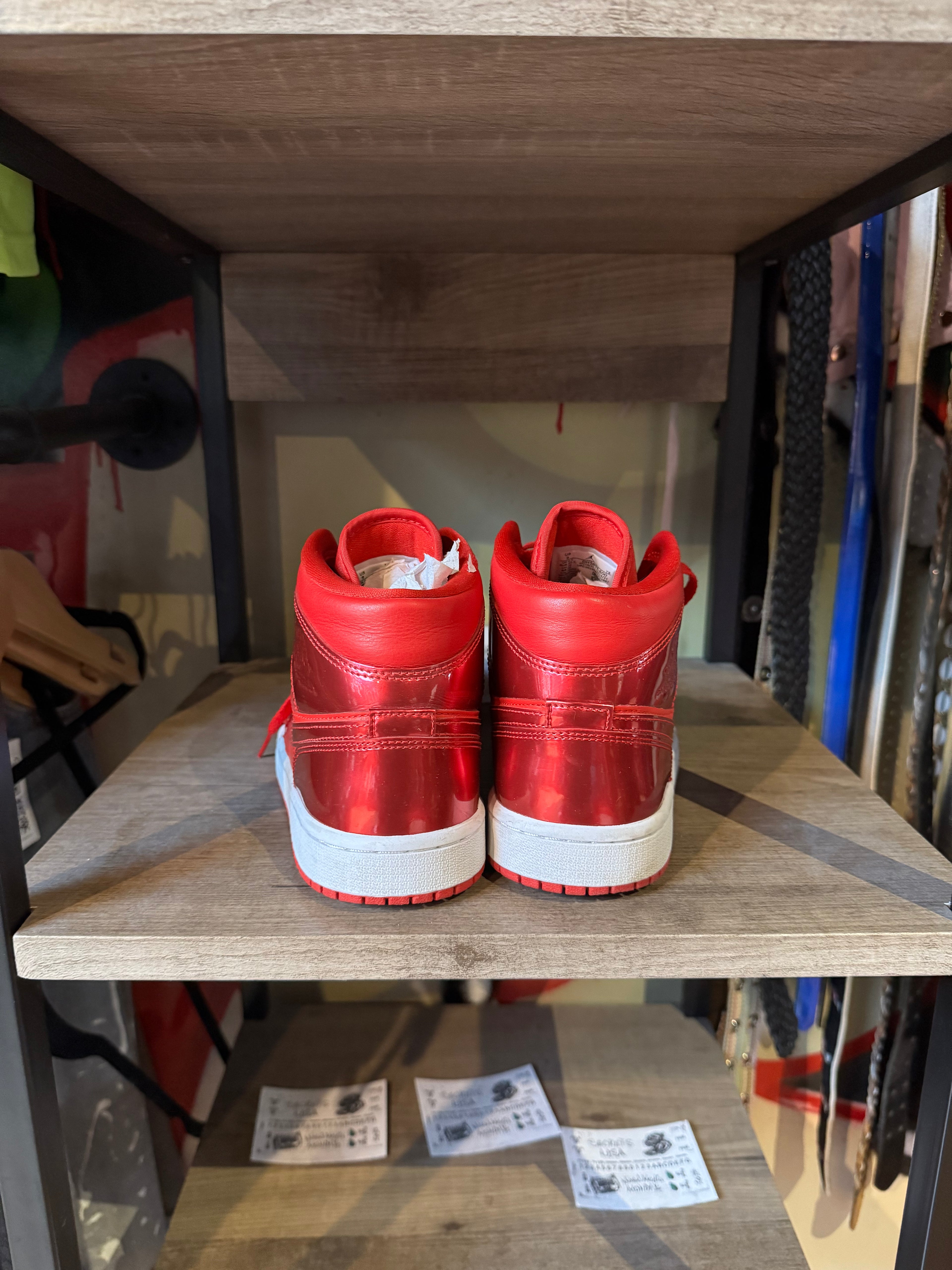 Air Jordan 1 Mid SE "University Red Pomegranate"